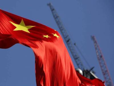 Из американских индексов начали исключать китайские компании из «черного списка»