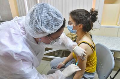 Московские студенты смогут сделать прививку от COVID-19 с 30 декабря