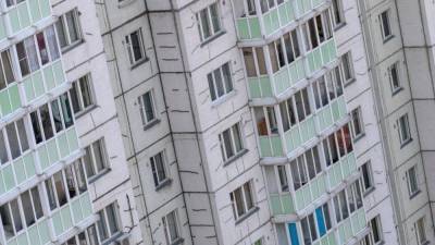 Школьник с инвалидностью погиб при падении с 19 этажа в Новосибирске