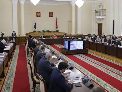 В Смоленске состоялись депутатские слушания по ситуации с COVID-19