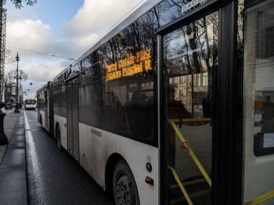 Профсоюзы требуют отменить повышение тарифов на проезд в общественном транспорте Петербурга