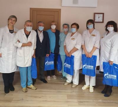 Депутаты-единороссы организовали новогодние подарки для врачей и их детей