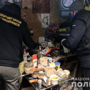 Полиция Украины ликвидировала более сотни интернет-магазинов наркотиков. Фото. Видео