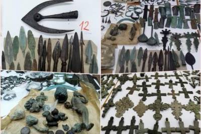 В Сербии задержали большую археологическую коллекцию, замаскированную под украинский паркет