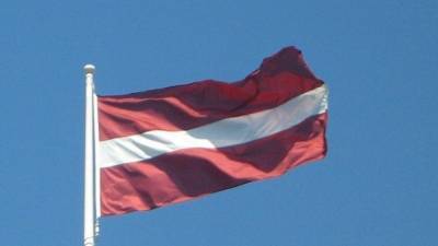 Власти Латвии ввели комендантский час на новогодние праздники