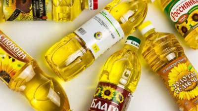 Стоимость подсолнечного масла упала на 7% в России
