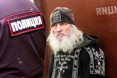 Собчак назвала задержание отца Сергия актом устрашения и напомнила об имамах
