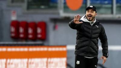 Итальянский тренер Де Дзерби не собирается покидать "Сассуоло"