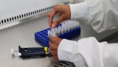 В РФПИ анонсировали испытания вакцины Центра Гамалеи и AstraZeneca в трех странах