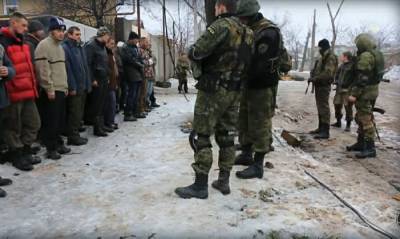 Украинцы в заложниках боевиков на Донбассе: заявление омбудсмена, подробности