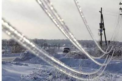 Провода на юге Псковской области оказались в ледяном панцире