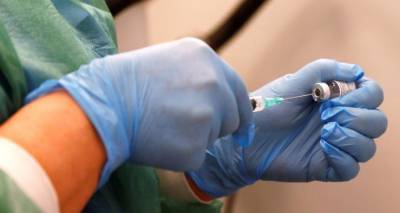 Первый укол комом. В Германии вакцинация от COVID началась с ошибки