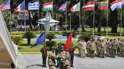 Политолог Евстафьев назвал НАТО хищником, пожирающим Европу