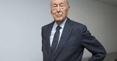 AFP: Экс-президент Франции Жискар д'Эстен умер из-за последствий COVID