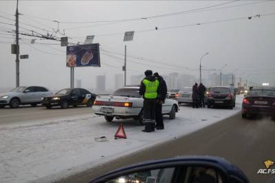 Массовая авария парализовала Димитровский мост в Новосибирске