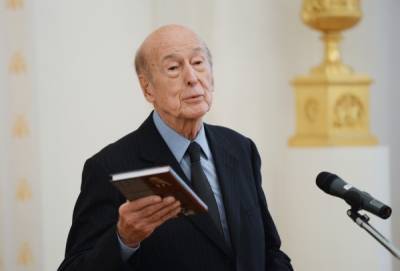 Во Франции скончался бывший президент Валери Жискар д'Эстен