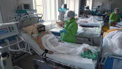 В больницах и поликлиниках Петербурга работают более двух тысяч студентов-медиков