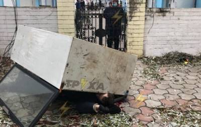 Вор погиб под украденным холодильником в Харькове