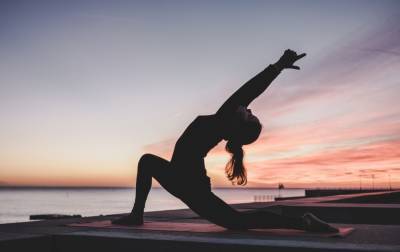 Утренняя йога: 7 минут для разминки всего тела
