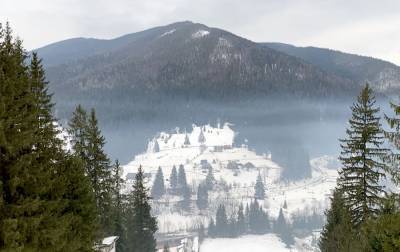 Бюджетный зимний отдых: где недорого покататься на лыжах в Карпатах