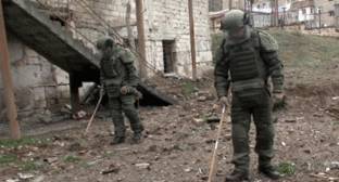 Российские миротворцы обезвредили 100 боеприпасов в Степанакерте