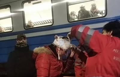 Под Киевом женщина попала под поезд: кадры с места ЧП