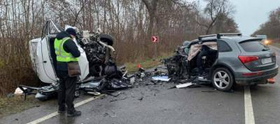 В смертельном ДТП на Львовщине погибли 3 человека: фото автокатастрофы