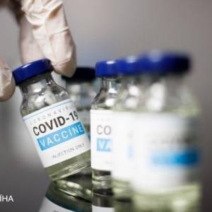 Чехия остановила работы над вакциной от коронавируса