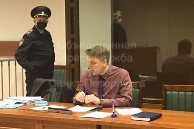 Адвокату Олега Соколова грозит штраф за нарушение масочного режима