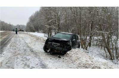 В Смоленской области в жестком столкновении с «Нивой» погиб водитель иномарки