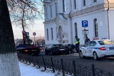 В Ярославле ГИБДД отправило на штрафстоянку самое дорогое авто города