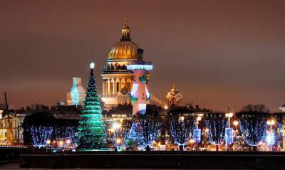 Власти Петербурга попросили туристов не приезжать к ним на Новый год
