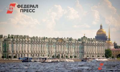 Власти Петербурга попросили не приезжать туристов на Новый год