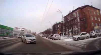 Из-за опубликованного в Сети видео водитель в Кемерове получил крупный штраф