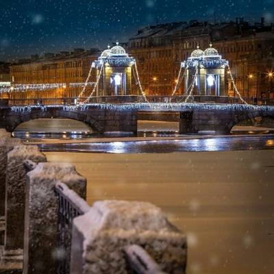 Власти Петербурга призвали не приезжать туристов в город на новогодние праздники