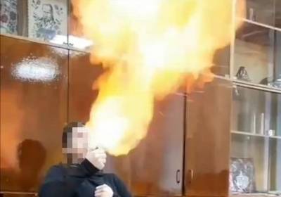 Харьковский школьник посреди урока начал изрыгать пламя
