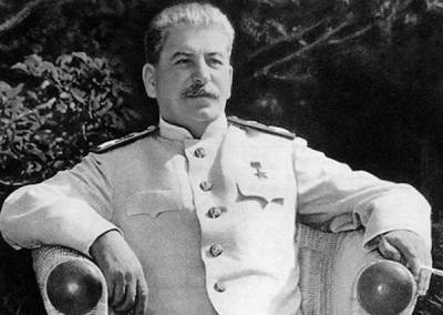 Зачем Сталин разрешил всем республикам СССР создавать собственные армии