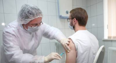 Всего тысяча: партию вакцин от ковида везут в Ярославскую область