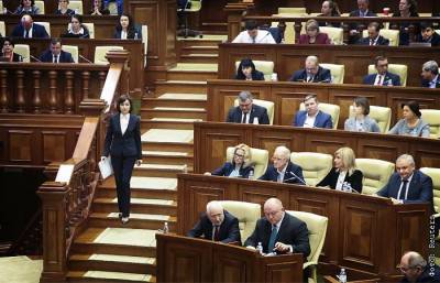 Парламент Молдавии урезал полномочия президента