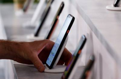 В Минкомсвязи пообещали не навязывать «ущербные» сервисы для предустановки на смартфоны