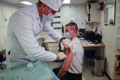 В российской армии продолжается массовая вакцинация от коронавируса