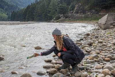 Вокруг света за 94 дня: как далеко может уплыть пластиковая бутылка, брошенная в реку