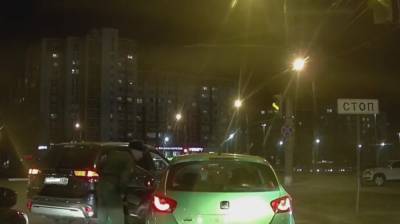 В Воронеже два водителя подрались посреди дороги