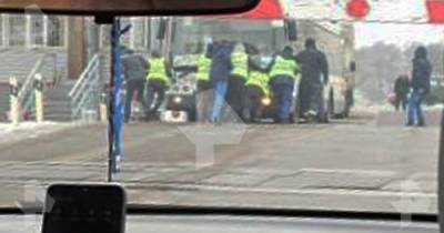 В МЖД рассказали о спасении автобуса, застрявшего на путях под Москвой