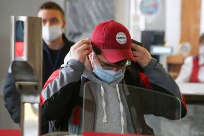 Киевские копы оштрафовали с начала пандемии почти 150 людей