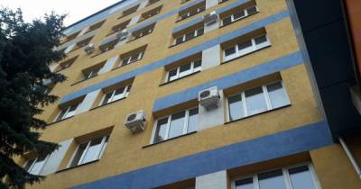 В Мариуполе из окна больницы выпал 30-летний мужчина