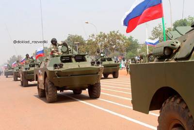 В Африке заметили бронетехнику под российским флагом