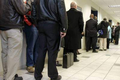 Число безработных в США снизилось впервые за три недели
