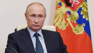 Путин начинает опасную вакцинацию: никто не знает побочных эффектов «Спутника V»