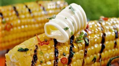 Кукуруза на праздник и не только: 5 блюд из кукурузы